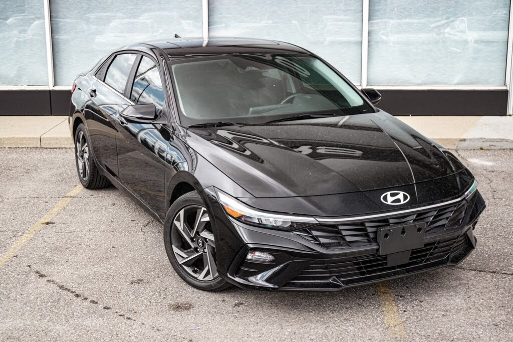 2024 Hyundai Elantra Luxury FWD