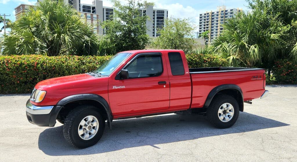 2000 Nissan Frontier 2 Dr SE Desert Runner Extended Cab SB