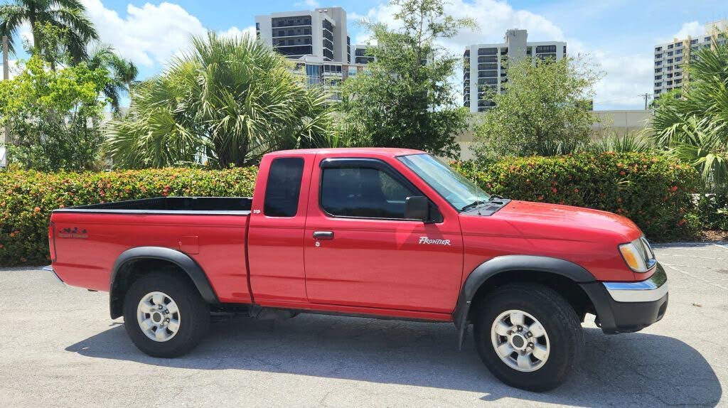 2000 Nissan Frontier 2 Dr SE Desert Runner Extended Cab SB