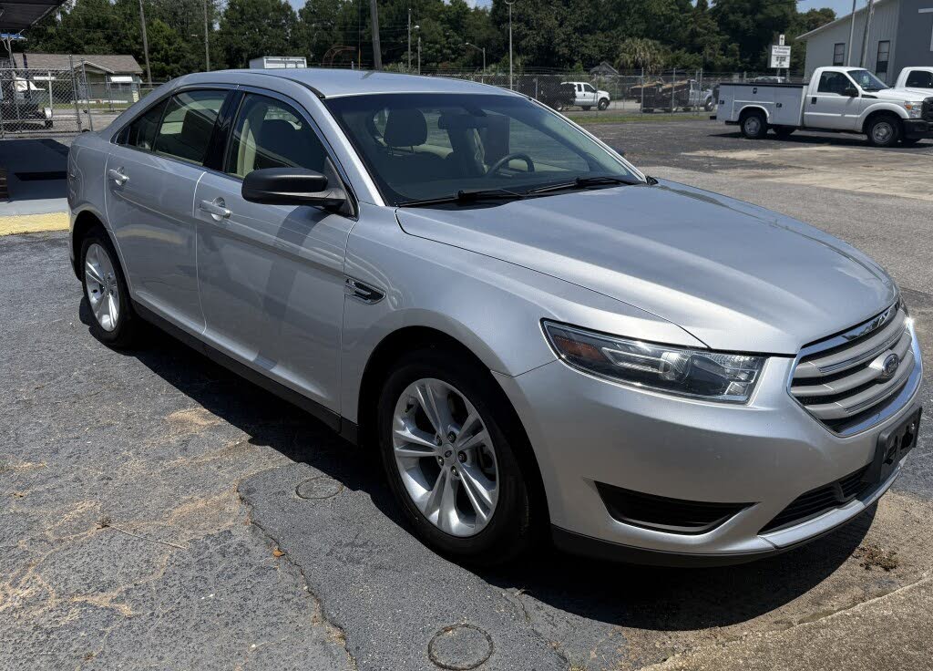 2017 Ford Taurus SE