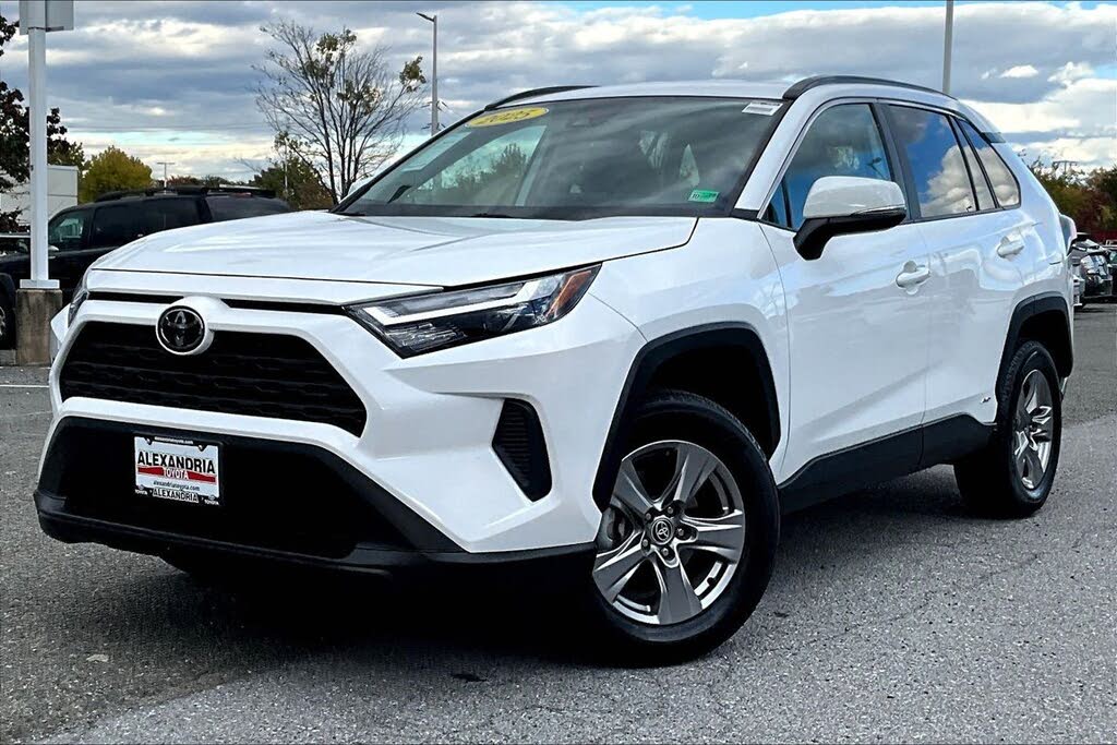 2025 Toyota RAV4 Hybrid XLE AWD