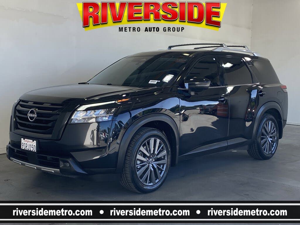 2022 Nissan Pathfinder SL FWD