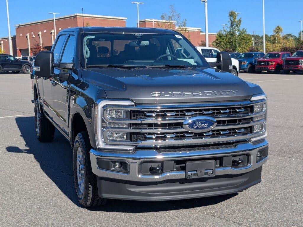 2026 Ford F-250 Super Duty XLT Crew Cab 4WD