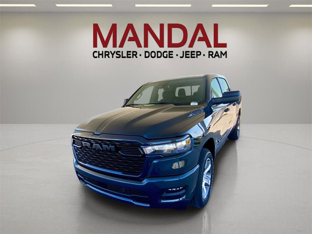 2026 RAM 1500 Express Crew Cab RWD