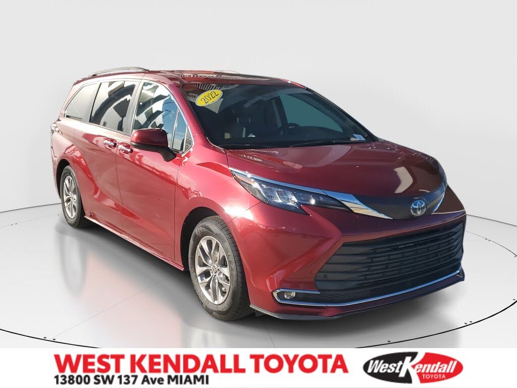 2022 Toyota Sienna XLE 7-Passenger FWD
