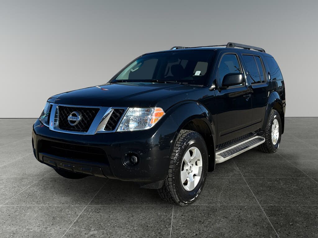 Nissan Pathfinder S 2010