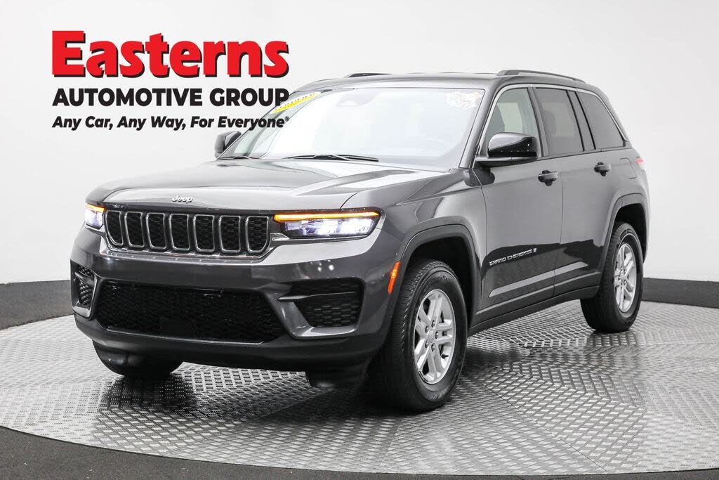 2023 Jeep Grand Cherokee Laredo 4WD