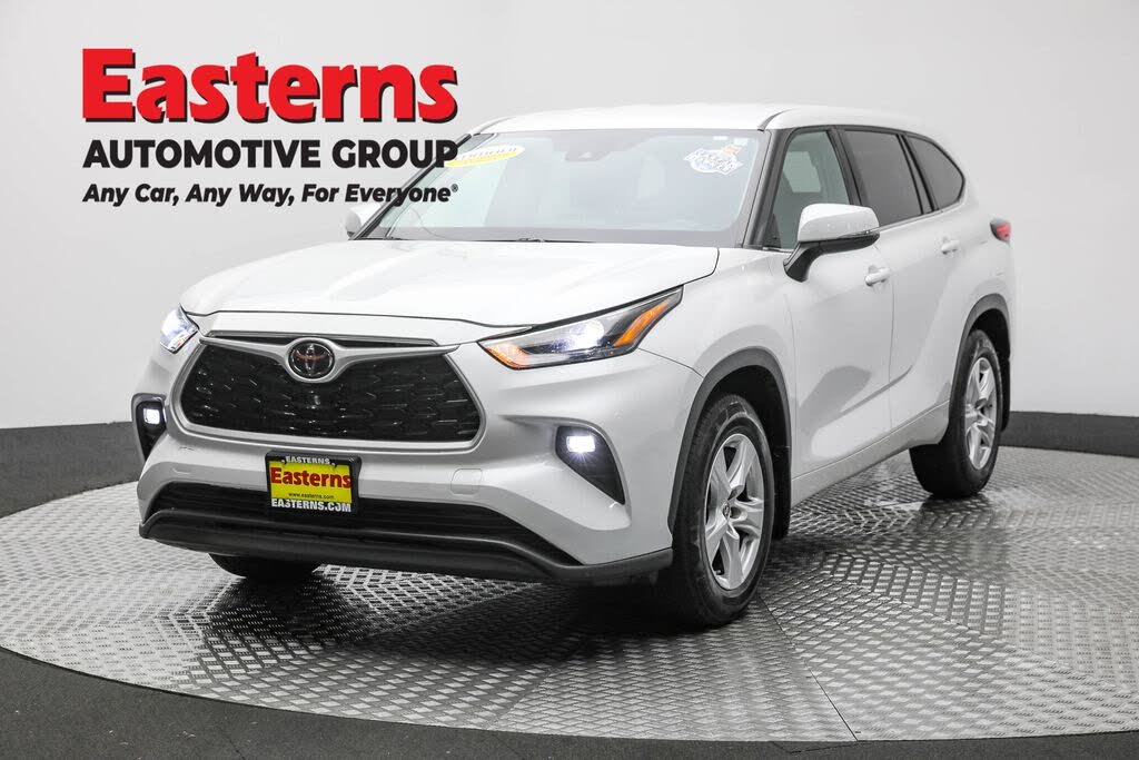 2023 Toyota Highlander LE FWD