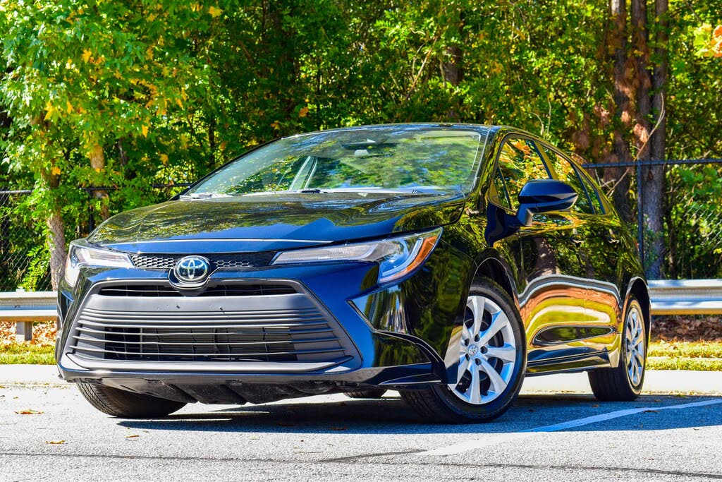 2025 Toyota Corolla LE FWD