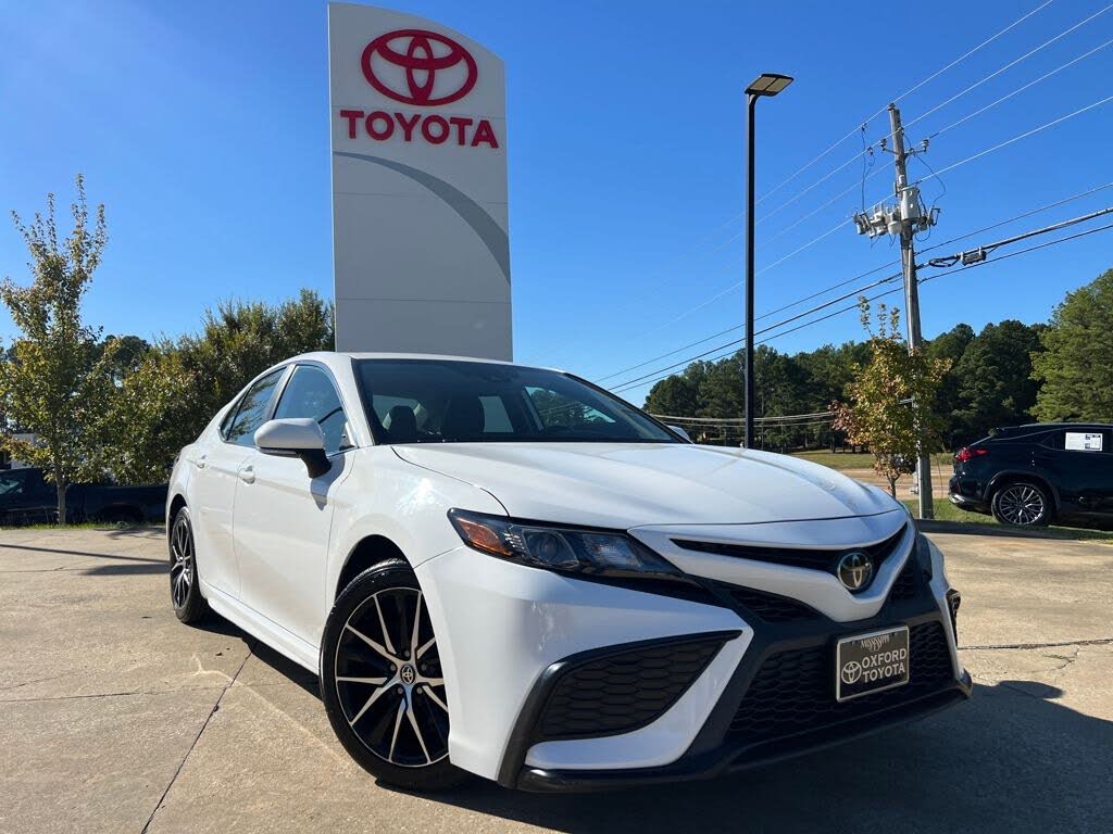 2022 Toyota Camry SE FWD
