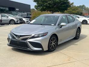 Toyota Camry SE FWD