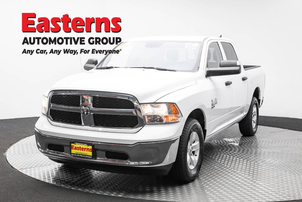 2023 RAM 1500 Classic SLT Crew Cab 4WD