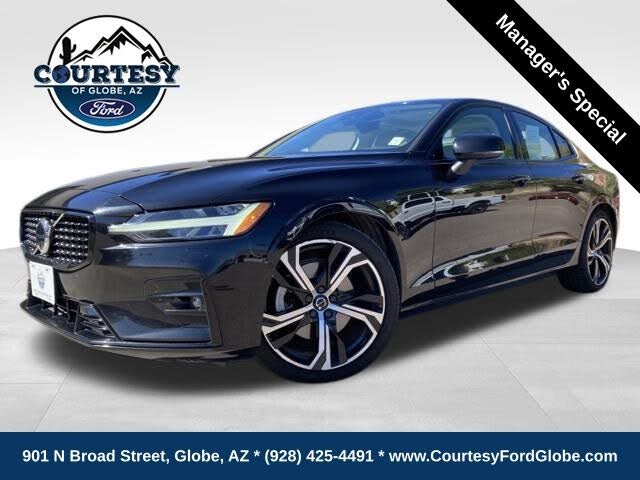 2024 Volvo S60 B5 Plus Dark Theme FWD