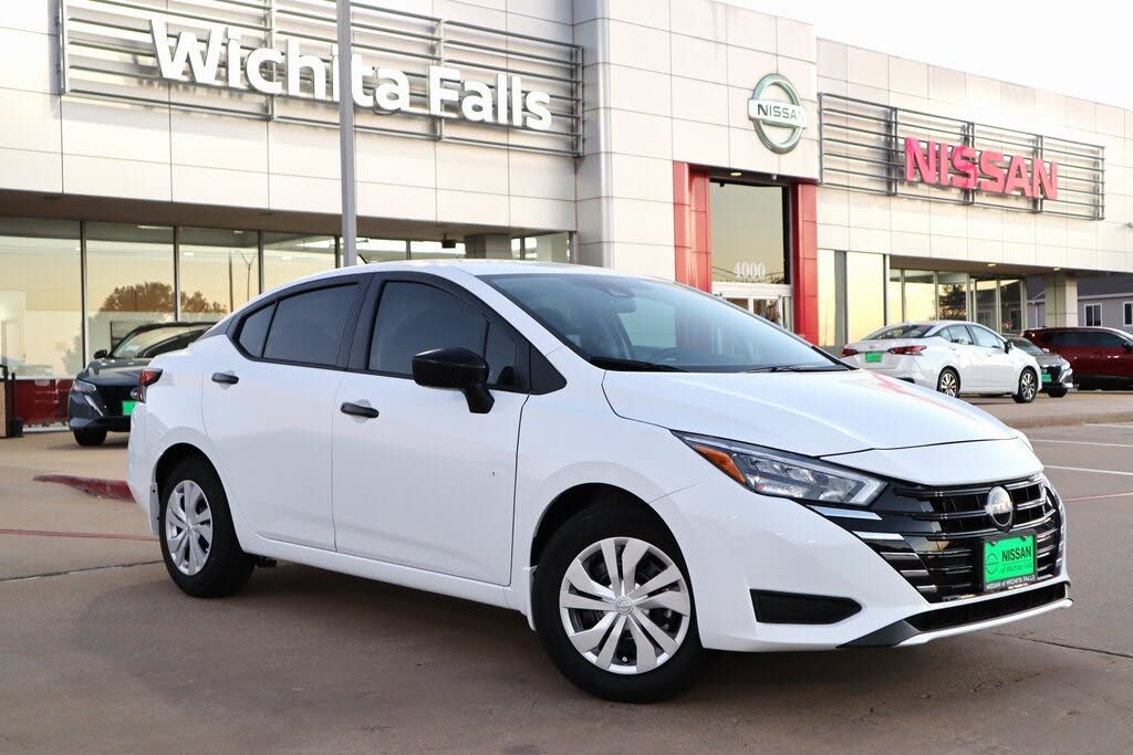 2025 Nissan Versa S FWD
