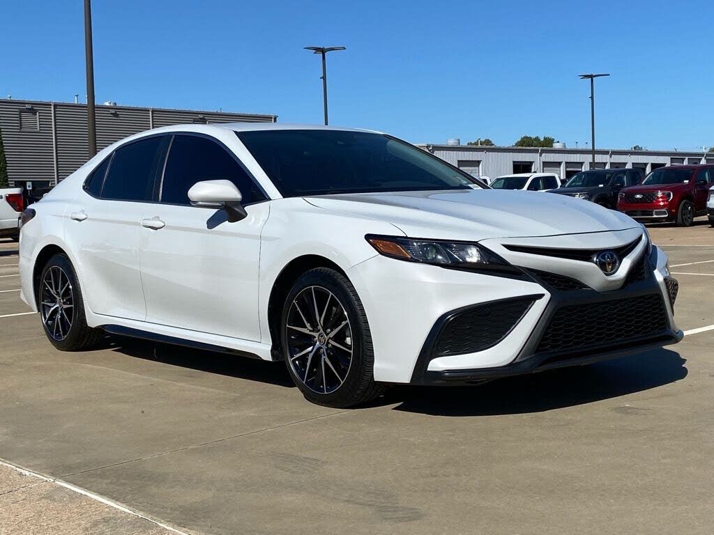 2023 Toyota Camry SE FWD