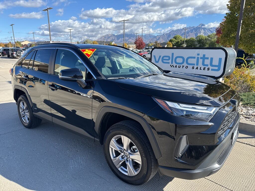 2025 Toyota RAV4 Hybrid XLE AWD