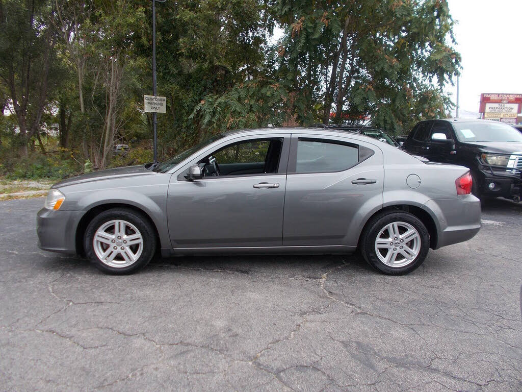 2012 Dodge Avenger SXT FWD