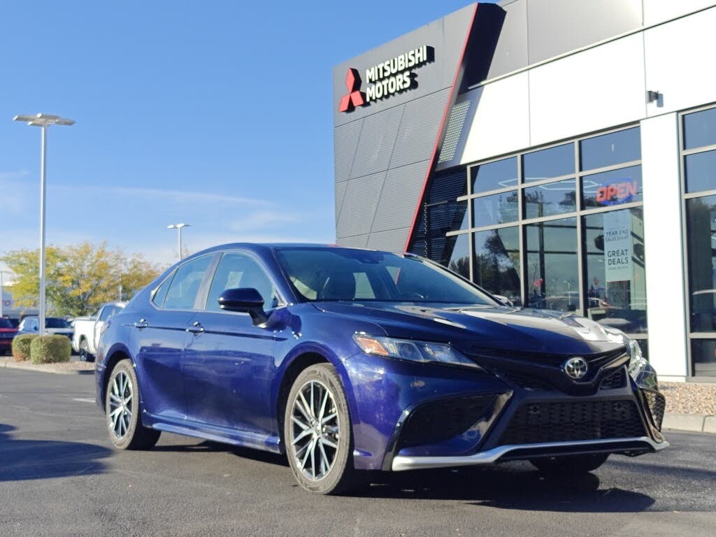 2021 Toyota Camry SE FWD