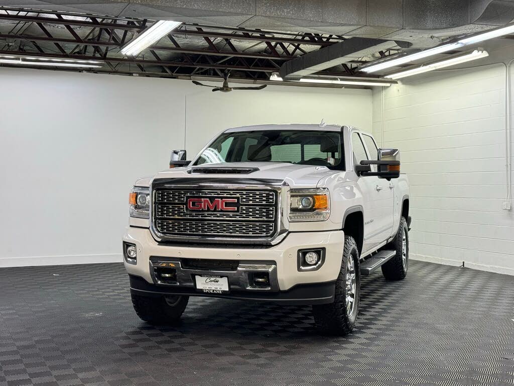 2018 GMC Sierra 2500HD Denali Crew Cab SB 4WD