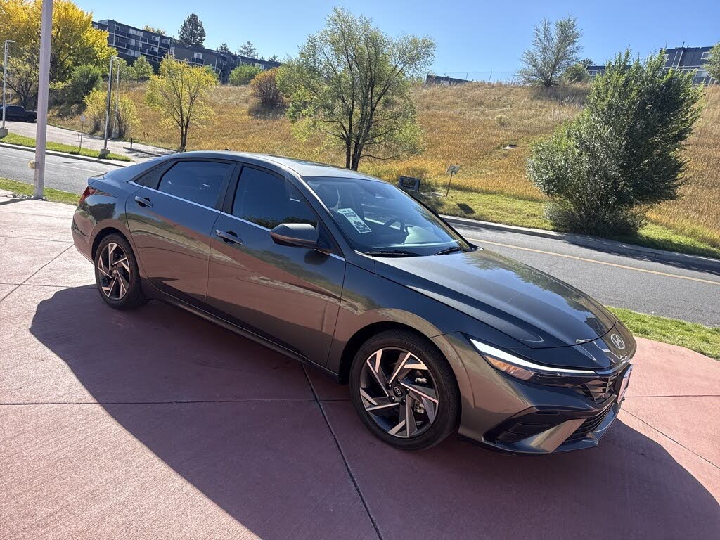 2024 Hyundai Elantra SEL FWD