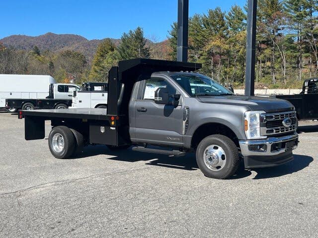 2025 Ford F-350 Super Duty Chassis XL Regular Cab DRW 4WD