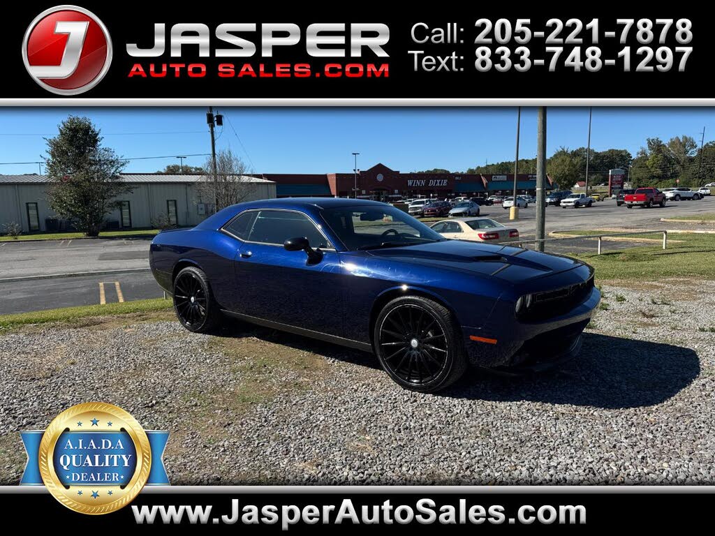 2015 Dodge Challenger SXT RWD