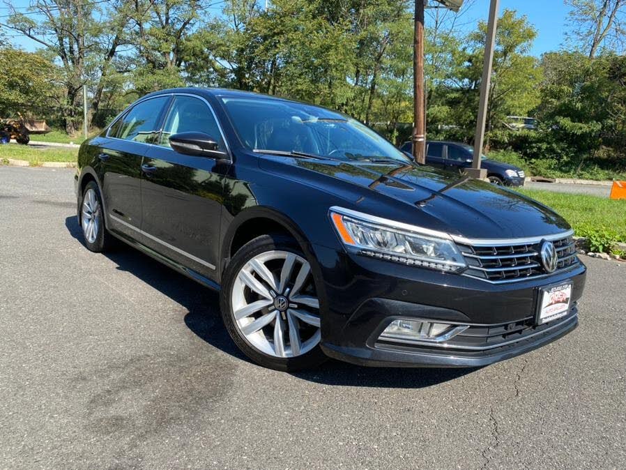 2017 Volkswagen Passat 1.8T SEL Premium