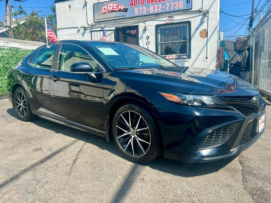 2021 Toyota Camry SE Nightshade FWD