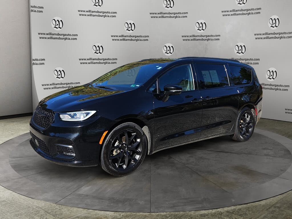 2025 Chrysler Pacifica Limited FWD