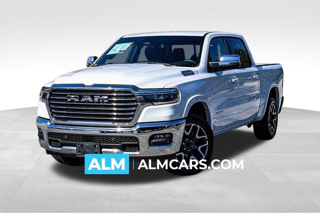 2025 RAM 1500 Laramie Crew Cab 4WD