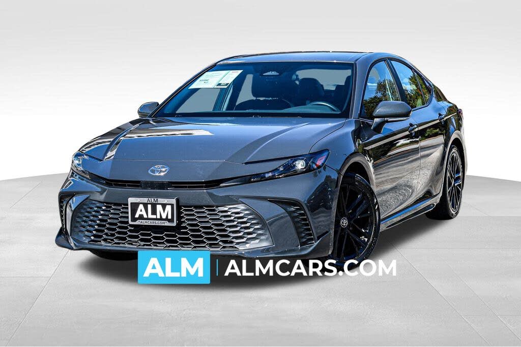 2025 Toyota Camry SE FWD