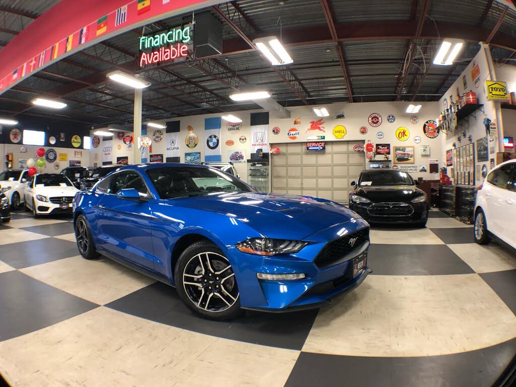 2020 Ford Mustang EcoBoost Premium Coupe RWD