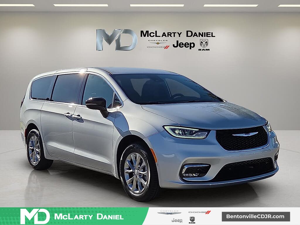 2026 Chrysler Pacifica Select AWD