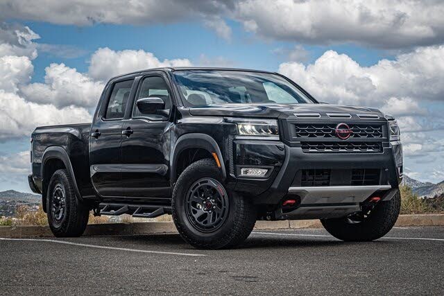 2025 Nissan Frontier PRO-4X Crew Cab LB 4WD