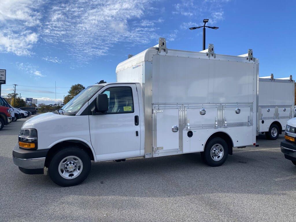 2025 Chevrolet Express Chassis 3500 Cutaway 139