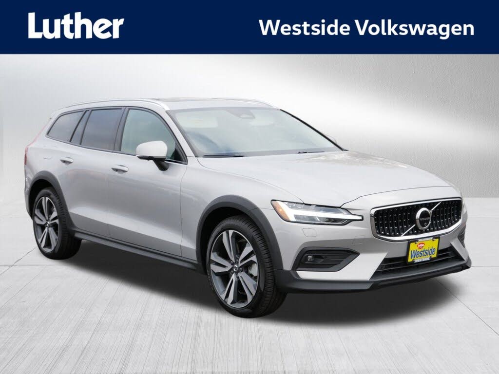 2025 Volvo V60 Cross Country B5 Plus AWD