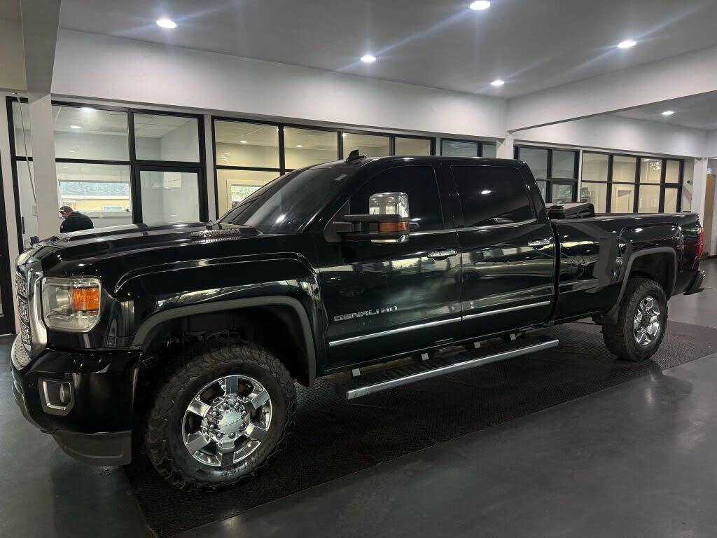 2019 GMC Sierra 3500HD Denali Crew Cab LB DRW 4WD