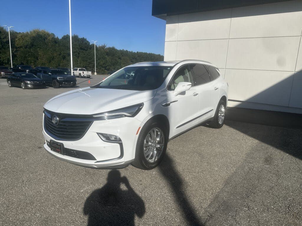 2022 Buick Enclave Essence FWD