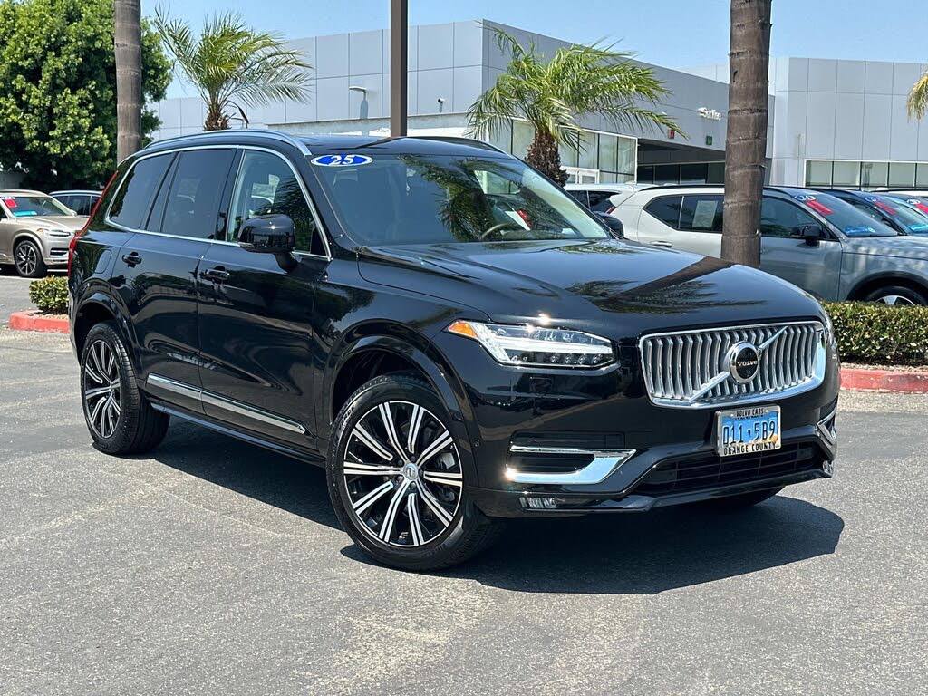 2025 Volvo XC90 B6 Plus Bright Theme 7-Passenger AWD