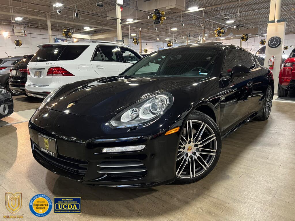 2016 Porsche Panamera 4 Edition