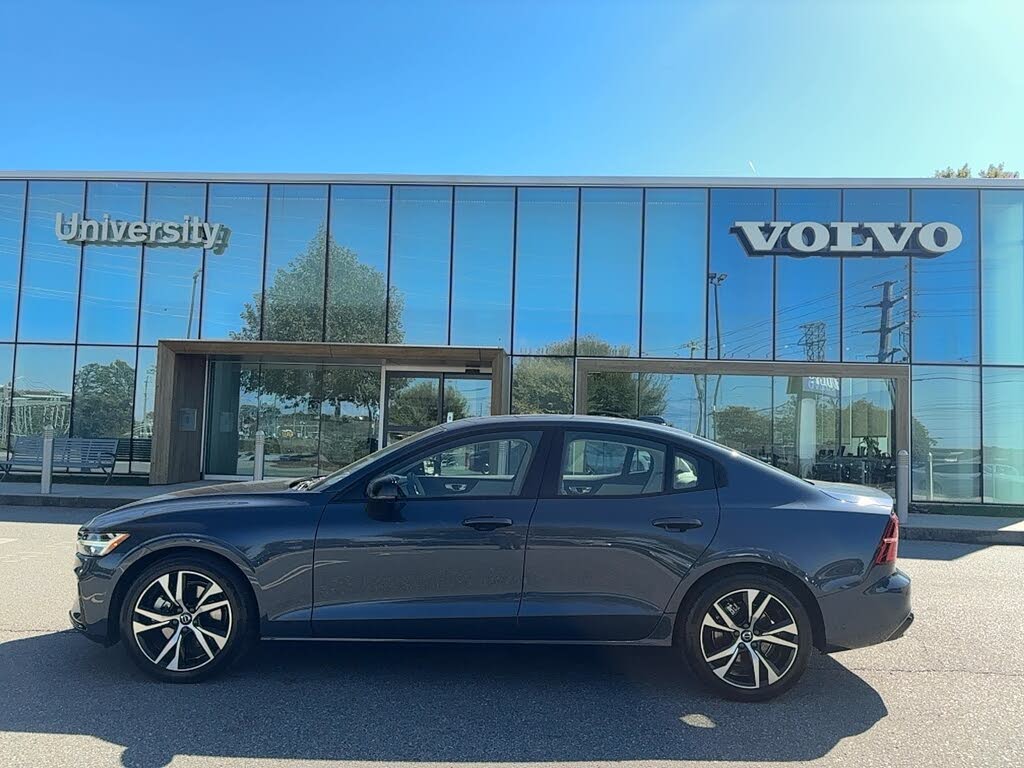 2024 Volvo S60 B5 Core Dark Theme AWD