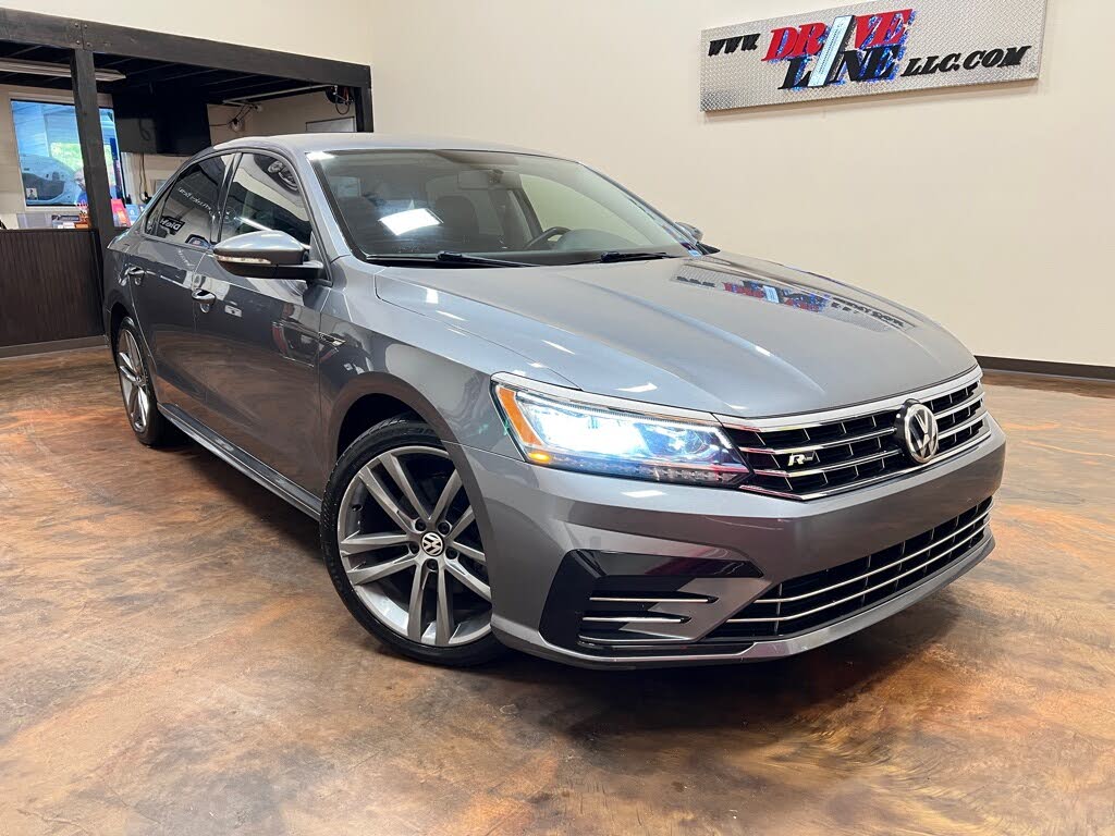 2018 Volkswagen Passat 2.0T R-Line FWD