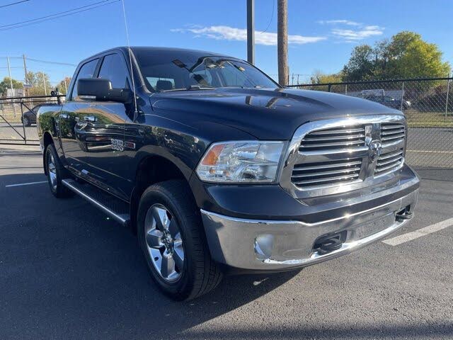 2017 RAM 1500 SLT Crew Cab 4WD