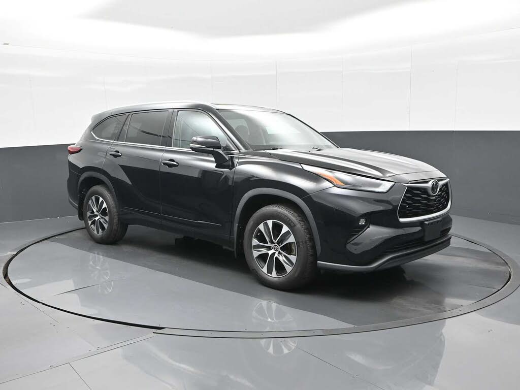 2022 Toyota Highlander XLE AWD
