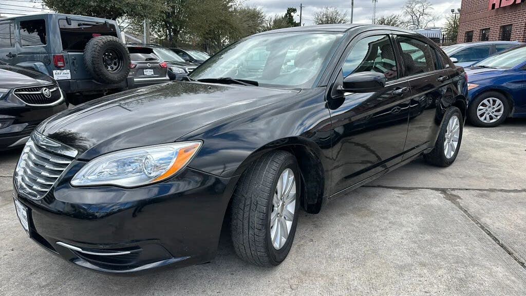 2012 Chrysler 200 Touring Sedan FWD