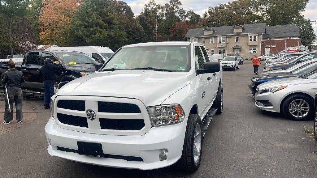 2017 RAM 1500 Express Quad Cab 4WD