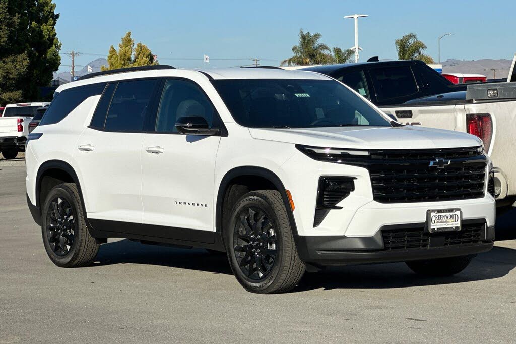 2026 Chevrolet Traverse LT FWD