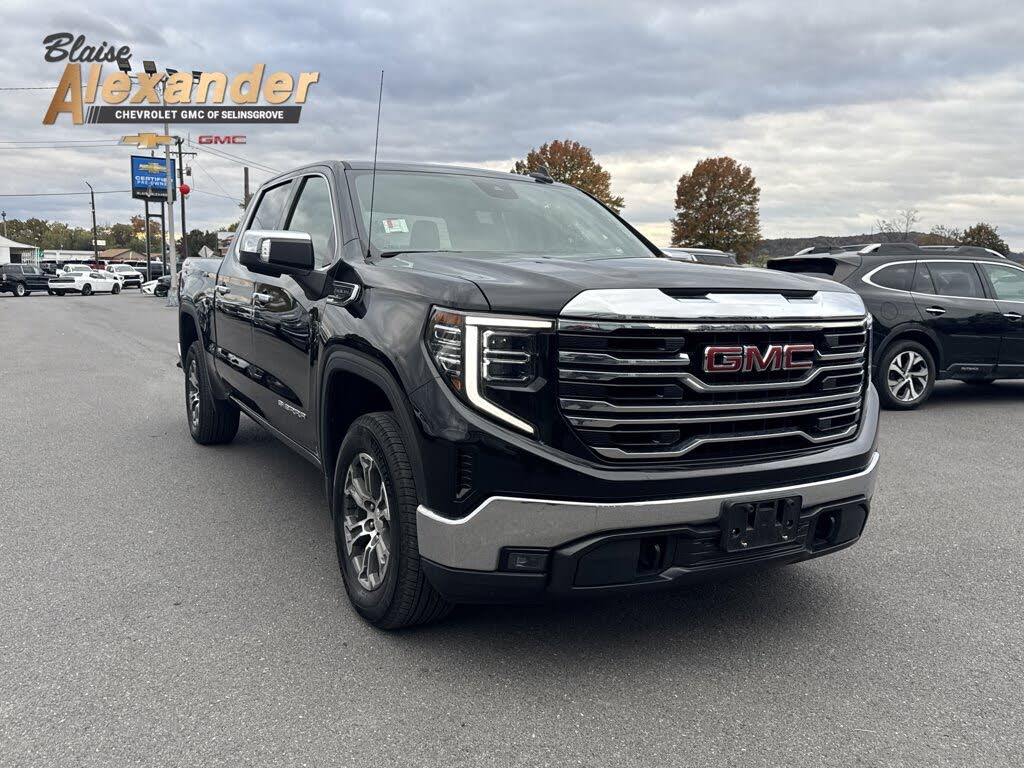 2024 GMC Sierra 1500 SLT Crew Cab 4WD