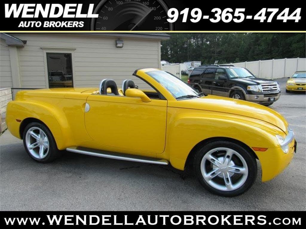 2004 Chevrolet SSR LS RWD