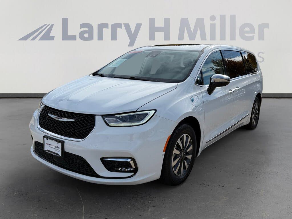 2023 Chrysler Pacifica Hybrid Limited FWD